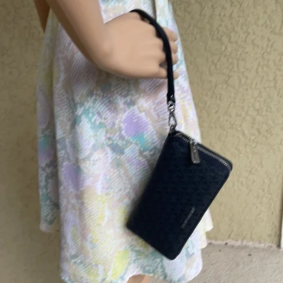 Michael Kors Jet Set Travel Large Travel CONTINENTAL Wristlet-Wallet - Picture 7 of 16